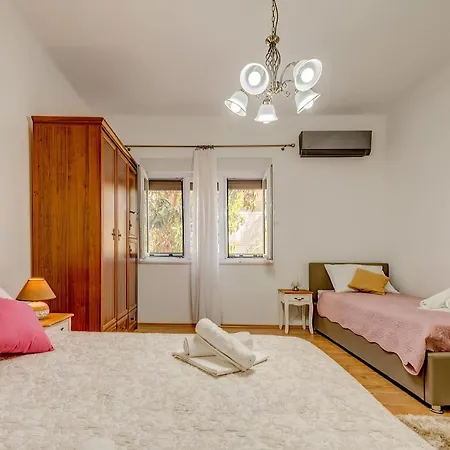 Happy Home - Rental Residence Split Exterior photo